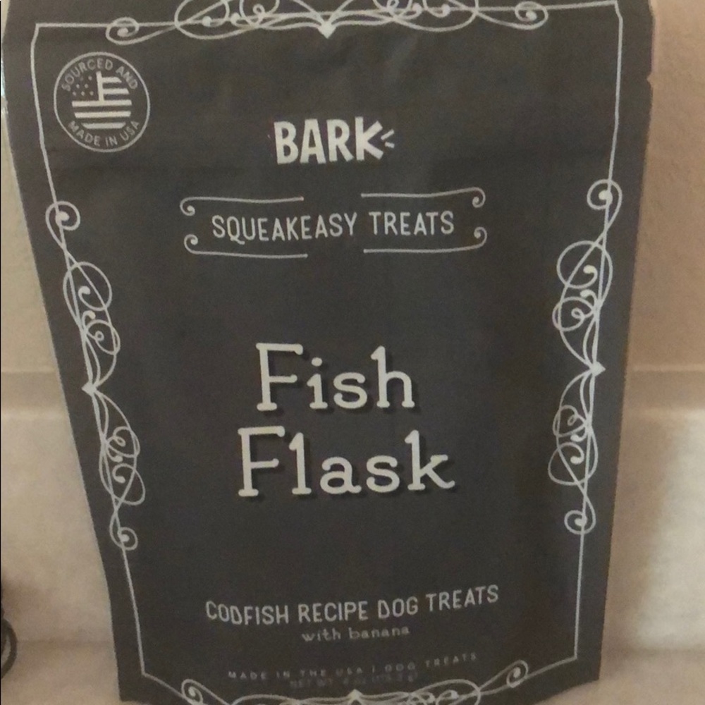 Bark Box Fish Flask Dog Treata